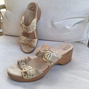 Dansko Sophie Sandals 2 Straps Buckles Womens EU 42 Size 11.5 US Tan